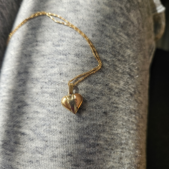 10k Three Golds Heart Pendant Necklace - Picture 6 of 8